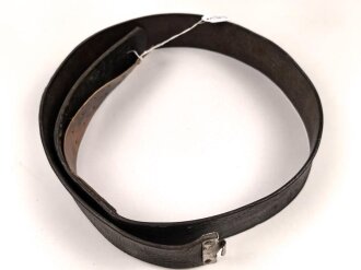Koppelriemen für Angehörige von Parteiverbänden. Ungereinigt, Gesamtlänge 102cm, Verstelllasche neuzeitlich ergänzt
