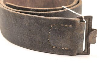 Koppelriemen Wehrmacht . Ungereinigt, auf 90cm gekürzt