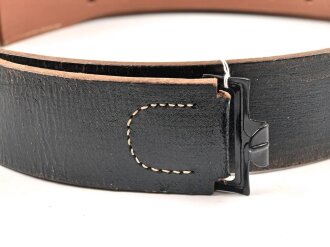 Koppelriemen für Mannschaften der Wehrmacht. neuzeitliche Fertigung aus ordentlichem Leder, der Haken macht keinen sonderlich stabilen Eindruck. Gesamtlänge 125cm