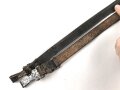 Querriemen / Sturmriemen für die Uniform der Parteiverbände. Schwarzes, weiches Leder, ungereinigt, Gesamtlänge 102cm
