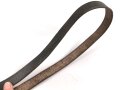 Querriemen / Sturmriemen für die Uniform der Parteiverbände. Schwarzes, weiches Leder, ungereinigt, Gesamtlänge 102cm