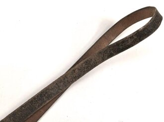 Trageriemen aus Leder, ungewöhnliche Karabinerhaken, Nachkrieg ? Gesamtlänge 100cm