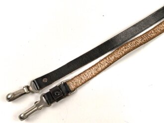 Trageriemen aus Leder, ungewöhnliche Karabinerhaken, Nachkrieg ? Gesamtlänge 100cm