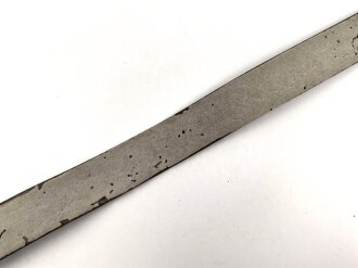 Ausgehkoppel zum Waffenrock für Mannschaftsdienstgrade des Heeres. Aluminiumschloss mit aufgeklammertem Emblem. der Riemen mit Filz unterfüttert, Gesamtlänge 95cm