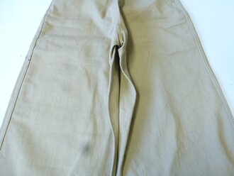 Luftwaffe Tropenhose aus sandfarbenem Cord, Neuwertiges Kammerstück, Bundweite 77 cm