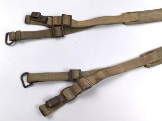 Koppeltragegestell für Angehörige des Heeres in Tropenausführung. Stark getragenes Stück, das Endstück samt "Birne" halte ich für eine sehr gute, neuzeitliche Fertigung.