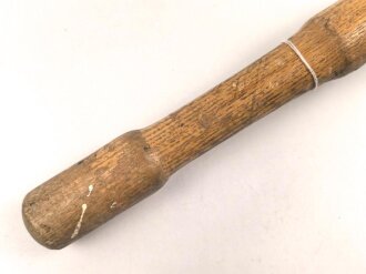 Exerzier Stielhandgranate aus der Zeit des 2. Weltkrieg.  Holz mit Metallring