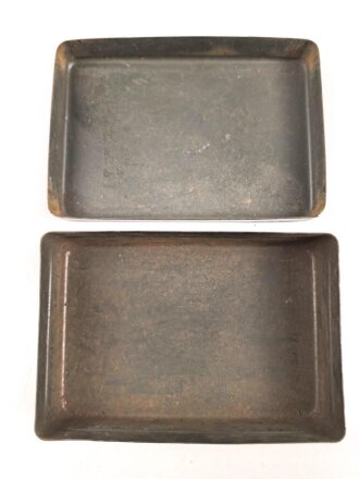 Zünderdose Wehrmacht. Originallack, datiert 1940. Maße 7 x 10,5 x3cm