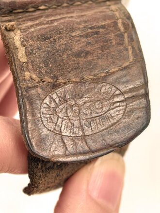 Koppelschloss für Mannschaften des Heeres. Aluminium, die Lederlasche datiert 1939. Entnazifiziert