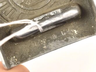 Koppelschloss für Mannschaften des Heeres. Aluminium, die Lederlasche datiert 1939. Entnazifiziert