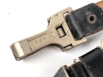 Querriemen / Sturmriemen für die Uniform der Parteiverbände. Schwarzes Leder, ungereinigt, Gesamtlänge 76m