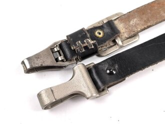Querriemen / Sturmriemen für die Uniform der Parteiverbände. Schwarzes Leder, ungereinigt, Gesamtlänge 76m