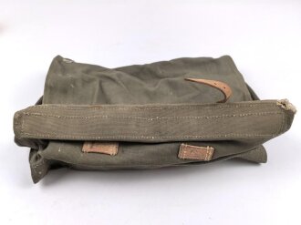 Wehrmacht, Tasche für Signaltuch und Pflöcke zur Befestigung. Datiert 1944