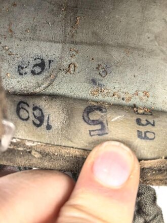 Gasmaske Modell 1930 Wehrmacht. Datiert 1939, ungereinigtes Stück, angetrocknet