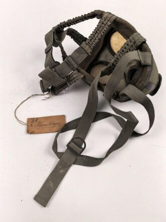 Gasmaske Modell 1930 Wehrmacht. Datiert 1939, ungereinigtes Stück, angetrocknet