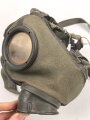 Gasmaske Modell 1930 Wehrmacht. Datiert 1939, ungereinigtes Stück, angetrocknet