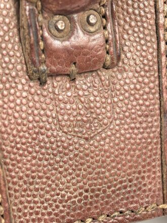 1.Weltkrieg Patronentasche. getragenes Stück in gutem Gesamtzustand, datiert 1915