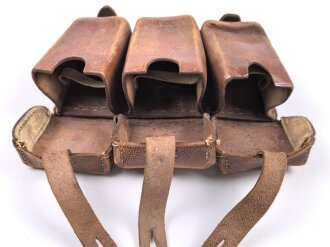 1.Weltkrieg Patronentasche. getragenes Stück in gutem Gesamtzustand, datiert 1915