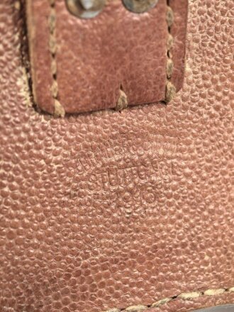 1.Weltkrieg Patronentasche. getragenes Stück,  datiert 1916.. In die Reichswehr 1921 übernommen, bei der Gelegenheit die Kanten vorne verstärkt sowie zusätzliche Nieten angebracht