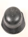Stahlhelmglocke Luftschutz, einteiliges Modell, keinerlei Stempel erkennbar, schwarz überlackiertes Stück