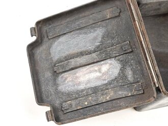 Blechbehälter für "Zündmittel S-Mine 35" . Für Pioniereinheiten der Wehrmacht. Gereinigtes Stück