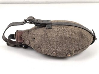 Feldflasche Wehrmacht, späte Ausführung, ungereinigtes Stück