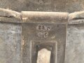 Behälter für Wagenfett Wehrmacht, Hängt unter dem Wagen für Achsschmiere. Der Stempel dubios