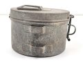 Behälter für Wagenfett Wehrmacht, Hängt unter dem Wagen für Achsschmiere. Der Stempel dubios