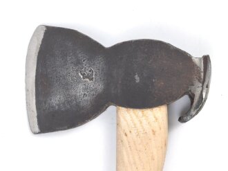 Klauenbeil für Pioniere der Wehrmacht. Gereinigt, Stiel neuzeitlich ergänzt, datiert 1934