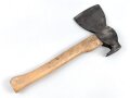 Klauenbeil für Pioniere der Wehrmacht. Gereinigt, Stiel neuzeitlich ergänzt, datiert 1939