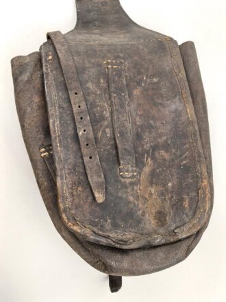 Paar lederne Satteltaschen für berittene, angetrocknet, Hersteller "ADMIS"