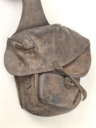 Paar lederne Satteltaschen für berittene, angetrocknet, Hersteller "ADMIS"
