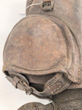 Paar lederne Satteltaschen für berittene, angetrocknet, Hersteller "ADMIS"