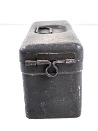 Blechkasten für Ersatzteile Wehrmacht. Originallack, 10 x 8 x 21cm