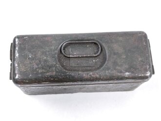 Blechkasten für Ersatzteile Wehrmacht. Originallack, 10 x 8 x 21cm