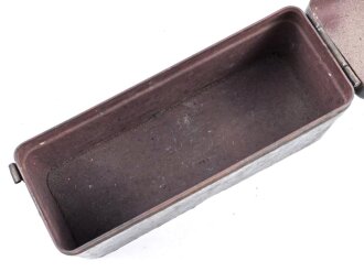 Blechkasten für Ersatzteile Wehrmacht. Originallack, 10 x 8 x 21cm