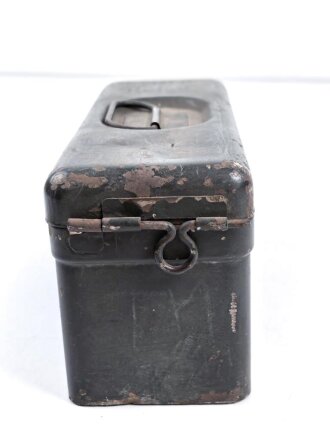 Blechkasten für Ersatzteile Wehrmacht. Originallack, 10 x 8 x 21cm