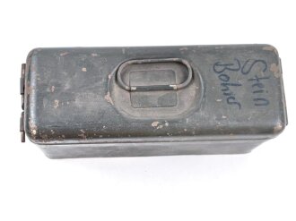 Blechkasten für Ersatzteile Wehrmacht. Originallack, 10 x 8 x 21cm
