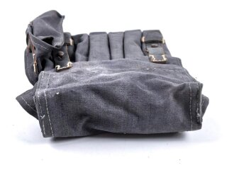 Magazintasche für MP40 der Wehrmacht, Ausführung für Fallschirmjäger. Neuzeitliche Sammleranfertigung