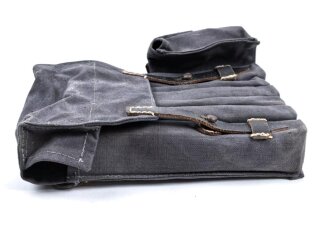 Magazintasche für MP40 der Wehrmacht, Ausführung für Fallschirmjäger. Neuzeitliche Sammleranfertigung
