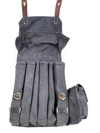 Magazintasche für MP40 der Wehrmacht, Ausführung für Fallschirmjäger. Neuzeitliche Sammleranfertigung