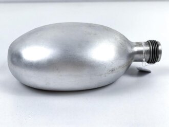 Korpus für eine Feldflasche der Wehrmacht, WL38, am Hals zerkratzt