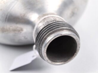 Korpus für eine Feldflasche der Wehrmacht, WL38, am Hals zerkratzt