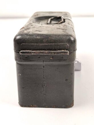 Blechkasten für Ersatzteile Wehrmacht. Originallack, 10 x 8 x 21cm