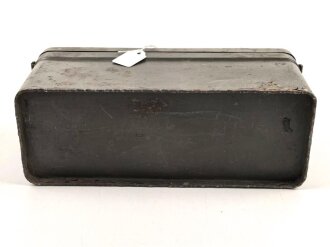 Blechkasten für Ersatzteile Wehrmacht. Originallack, 10 x 8 x 21cm
