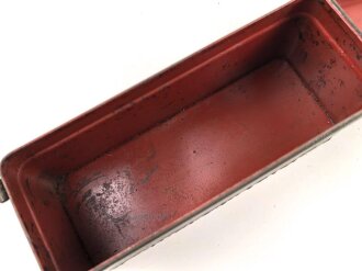 Blechkasten für Ersatzteile Wehrmacht. Originallack, 10 x 8 x 21cm