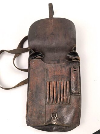 Kartentasche Wehrmacht , Verschluss alt repariert, Trageriemen eigenmächtig verlängert.