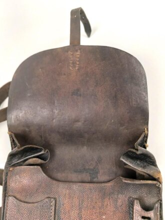 Kartentasche Wehrmacht , Verschluss alt repariert, Trageriemen eigenmächtig verlängert.