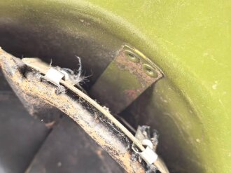 Frankreich, Stahlhelm 2.Weltkrieg Modell 1926. Emblem alter Art. Neuzeitlich lackiert, Innenfutter defekt
