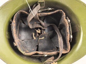 Frankreich, Stahlhelm 2.Weltkrieg Modell 1926. Emblem alter Art. Neuzeitlich lackiert, Innenfutter defekt